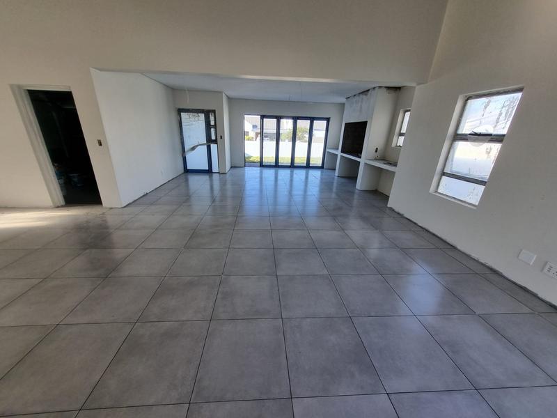 3 Bedroom Property for Sale in Britannia Bay Western Cape